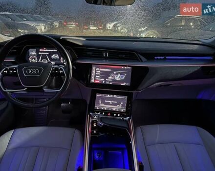 Белый Ауди E-Tron, объемом двигателя 0 л и пробегом 82 тыс. км за 38400 $, фото 4 на Automoto.ua