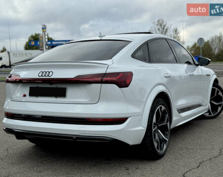 Белый Ауди E-Tron, объемом двигателя 0 л и пробегом 97 тыс. км за 42900 $, фото 19 на Automoto.ua