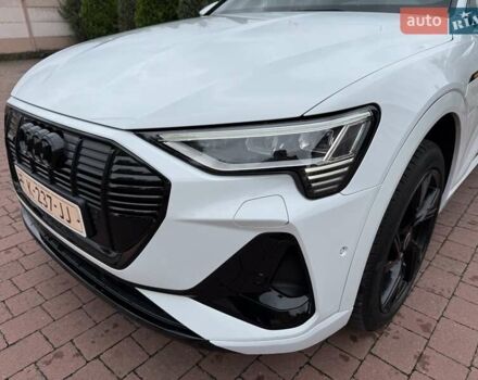 Белый Ауди E-Tron, объемом двигателя 0 л и пробегом 140 тыс. км за 31449 $, фото 67 на Automoto.ua