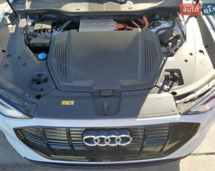 Белый Ауди E-Tron, объемом двигателя 0 л и пробегом 51 тыс. км за 21500 $, фото 10 на Automoto.ua