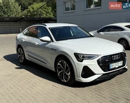 Білий Ауді E-Tron, об'ємом двигуна 0 л та пробігом 16 тис. км за 44900 $, фото 2 на Automoto.ua