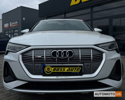 Белый Ауди E-Tron, объемом двигателя 50 л и пробегом 42 тыс. км за 43300 $, фото 1 на Automoto.ua