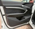 Белый Ауди E-Tron, объемом двигателя 0 л и пробегом 140 тыс. км за 31449 $, фото 84 на Automoto.ua