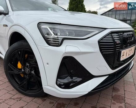 Белый Ауди E-Tron, объемом двигателя 0 л и пробегом 140 тыс. км за 31449 $, фото 21 на Automoto.ua