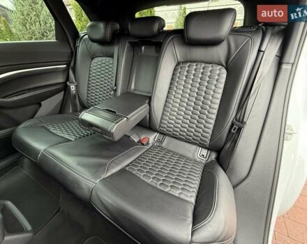 Белый Ауди E-Tron, объемом двигателя 0 л и пробегом 140 тыс. км за 31449 $, фото 155 на Automoto.ua