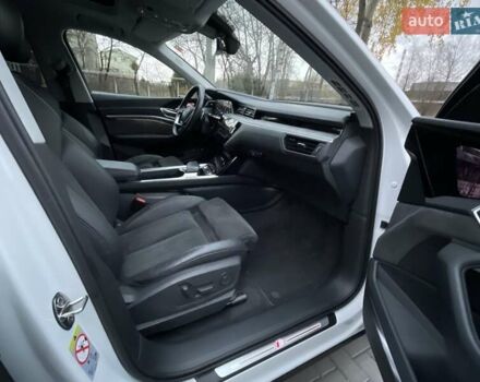 Білий Ауді E-Tron, об'ємом двигуна 0 л та пробігом 76 тис. км за 33600 $, фото 25 на Automoto.ua