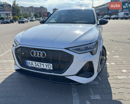Белый Ауди E-Tron, объемом двигателя 0 л и пробегом 62 тыс. км за 48100 $, фото 12 на Automoto.ua