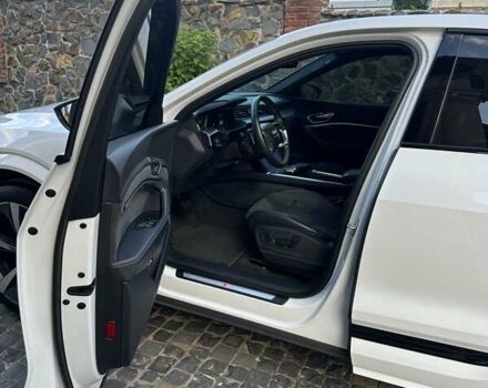 Белый Ауди E-Tron, объемом двигателя 0 л и пробегом 60 тыс. км за 48000 $, фото 9 на Automoto.ua