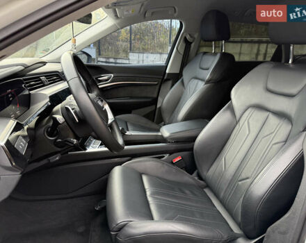 Белый Ауди E-Tron, объемом двигателя 0 л и пробегом 35 тыс. км за 29999 $, фото 15 на Automoto.ua