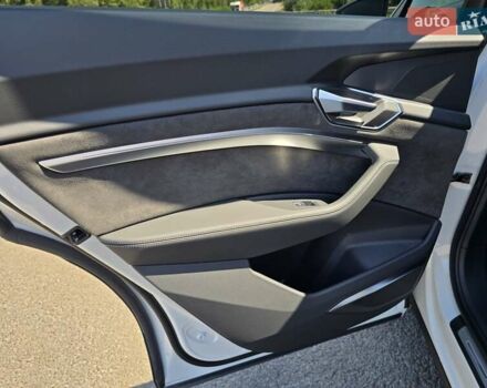 Белый Ауди E-Tron, объемом двигателя 0 л и пробегом 53 тыс. км за 44999 $, фото 54 на Automoto.ua