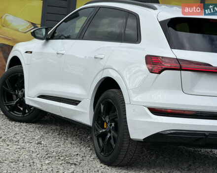 Белый Ауди E-Tron, объемом двигателя 0 л и пробегом 144 тыс. км за 29999 $, фото 20 на Automoto.ua