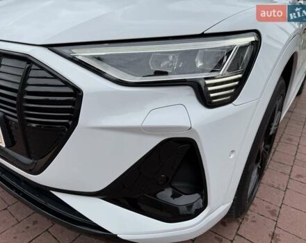 Белый Ауди E-Tron, объемом двигателя 0 л и пробегом 140 тыс. км за 31449 $, фото 69 на Automoto.ua