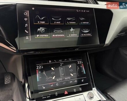 Белый Ауди E-Tron, объемом двигателя 0 л и пробегом 140 тыс. км за 31449 $, фото 108 на Automoto.ua