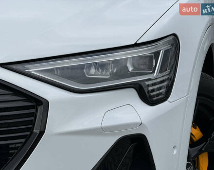 Белый Ауди E-Tron, объемом двигателя 0 л и пробегом 144 тыс. км за 29999 $, фото 9 на Automoto.ua