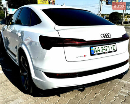 Белый Ауди E-Tron, объемом двигателя 0 л и пробегом 62 тыс. км за 48100 $, фото 6 на Automoto.ua