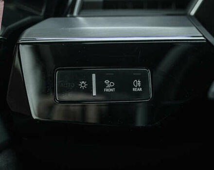 Белый Ауди E-Tron, объемом двигателя 0 л и пробегом 73 тыс. км за 46990 $, фото 31 на Automoto.ua