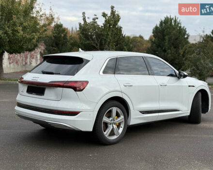 Белый Ауди E-Tron, объемом двигателя 0 л и пробегом 35 тыс. км за 29999 $, фото 5 на Automoto.ua