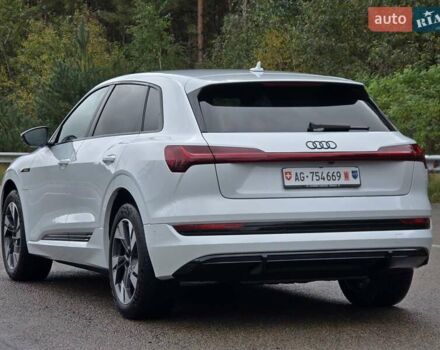 Белый Ауди E-Tron, объемом двигателя 0 л и пробегом 68 тыс. км за 39999 $, фото 4 на Automoto.ua