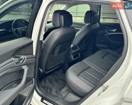 Білий Ауді E-Tron, об'ємом двигуна 0 л та пробігом 36 тис. км за 32500 $, фото 14 на Automoto.ua