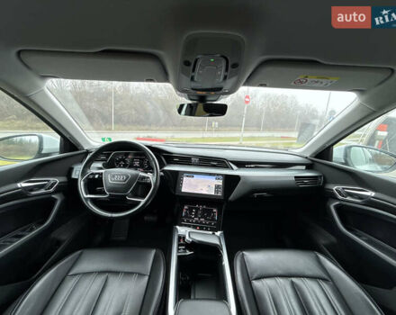 Білий Ауді E-Tron, об'ємом двигуна 0 л та пробігом 69 тис. км за 31500 $, фото 4 на Automoto.ua