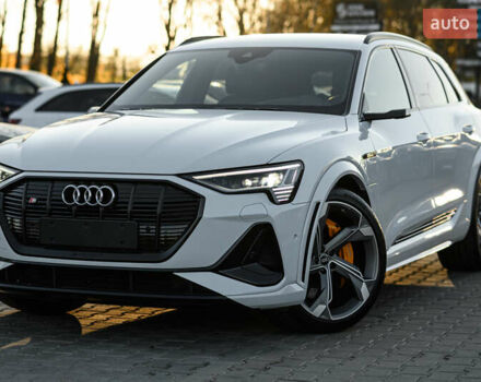 Белый Ауди E-Tron, объемом двигателя 0 л и пробегом 73 тыс. км за 46990 $, фото 3 на Automoto.ua