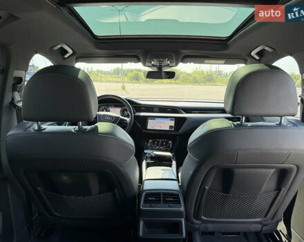 Белый Ауди E-Tron, объемом двигателя 0 л и пробегом 46 тыс. км за 32800 $, фото 11 на Automoto.ua