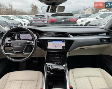 Белый Ауди E-Tron, объемом двигателя 0 л и пробегом 82 тыс. км за 38400 $, фото 60 на Automoto.ua