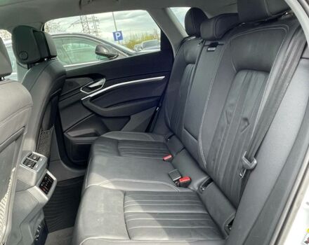 Білий Ауді E-Tron, об'ємом двигуна 0 л та пробігом 45 тис. км за 33000 $, фото 19 на Automoto.ua