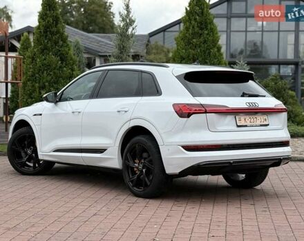 Белый Ауди E-Tron, объемом двигателя 0 л и пробегом 140 тыс. км за 31449 $, фото 46 на Automoto.ua