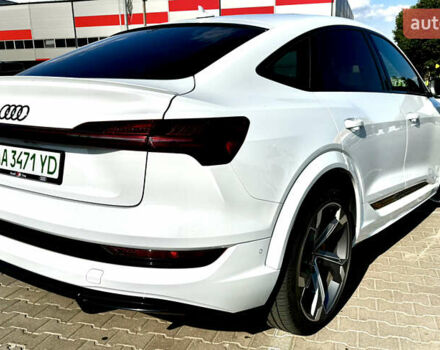 Белый Ауди E-Tron, объемом двигателя 0 л и пробегом 62 тыс. км за 48100 $, фото 5 на Automoto.ua