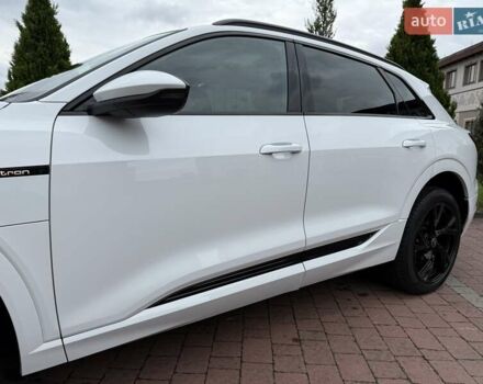 Белый Ауди E-Tron, объемом двигателя 0 л и пробегом 140 тыс. км за 31449 $, фото 14 на Automoto.ua