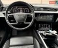 Белый Ауди E-Tron, объемом двигателя 0 л и пробегом 140 тыс. км за 31449 $, фото 120 на Automoto.ua