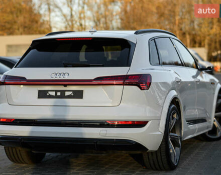 Белый Ауди E-Tron, объемом двигателя 0 л и пробегом 73 тыс. км за 46990 $, фото 6 на Automoto.ua