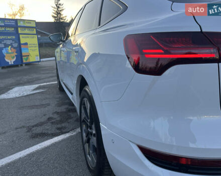 Белый Ауди E-Tron, объемом двигателя 0 л и пробегом 57 тыс. км за 32200 $, фото 10 на Automoto.ua