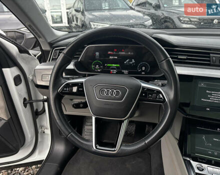 Белый Ауди E-Tron, объемом двигателя 0 л и пробегом 101 тыс. км за 38500 $, фото 18 на Automoto.ua