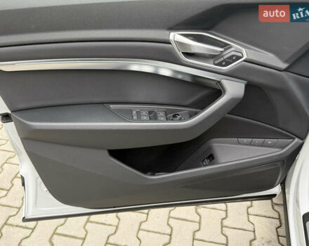 Белый Ауди E-Tron, объемом двигателя 0 л и пробегом 140 тыс. км за 33490 $, фото 33 на Automoto.ua