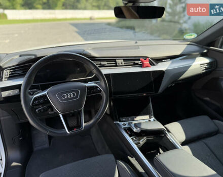 Белый Ауди E-Tron, объемом двигателя 0 л и пробегом 99 тыс. км за 34800 $, фото 11 на Automoto.ua