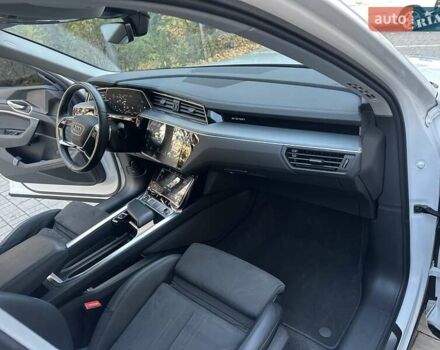 Белый Ауди E-Tron, объемом двигателя 0 л и пробегом 150 тыс. км за 33500 $, фото 31 на Automoto.ua