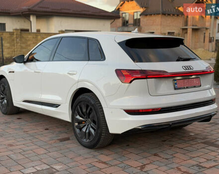 Белый Ауди E-Tron, объемом двигателя 0 л и пробегом 55 тыс. км за 43000 $, фото 47 на Automoto.ua
