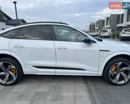 Белый Ауди E-Tron, объемом двигателя 0 л и пробегом 42 тыс. км за 51400 $, фото 2 на Automoto.ua