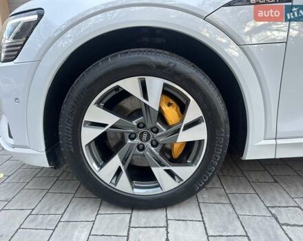 Белый Ауди E-Tron, объемом двигателя 0 л и пробегом 150 тыс. км за 33500 $, фото 13 на Automoto.ua