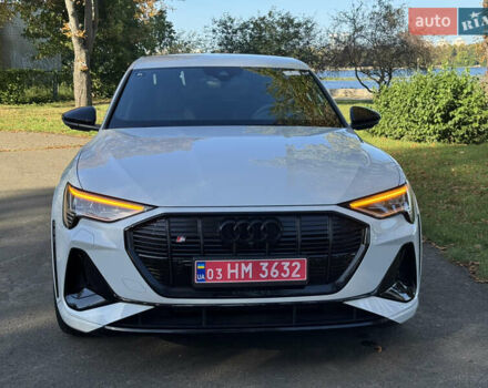 Белый Ауди E-Tron, объемом двигателя 0 л и пробегом 1 тыс. км за 67000 $, фото 1 на Automoto.ua