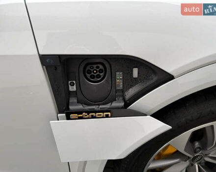 Белый Ауди E-Tron, объемом двигателя 0 л и пробегом 60 тыс. км за 34700 $, фото 16 на Automoto.ua