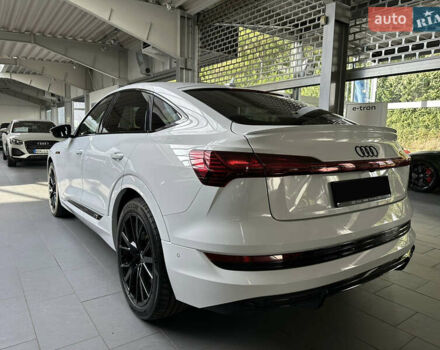 Белый Ауди E-Tron, объемом двигателя 0 л и пробегом 41 тыс. км за 47000 $, фото 2 на Automoto.ua