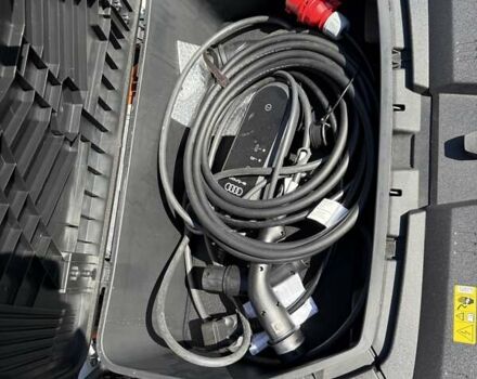 Белый Ауди E-Tron, объемом двигателя 0 л и пробегом 16 тыс. км за 44000 $, фото 17 на Automoto.ua