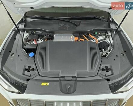 Белый Ауди E-Tron, объемом двигателя 0 л и пробегом 26 тыс. км за 48778 $, фото 71 на Automoto.ua