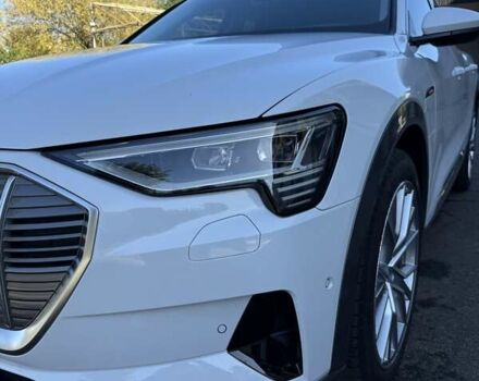 Белый Ауди E-Tron, объемом двигателя 0 л и пробегом 16 тыс. км за 44000 $, фото 9 на Automoto.ua