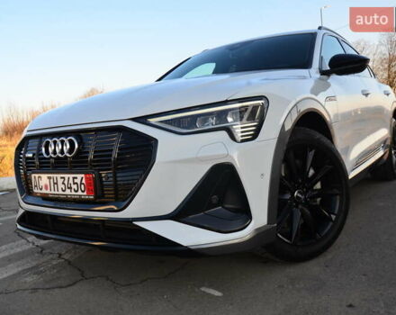 Белый Ауди E-Tron, объемом двигателя 0 л и пробегом 63 тыс. км за 41450 $, фото 4 на Automoto.ua