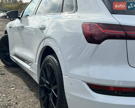 Белый Ауди E-Tron, объемом двигателя 0 л и пробегом 23 тыс. км за 44483 $, фото 11 на Automoto.ua