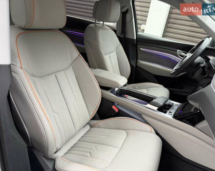 Белый Ауди E-Tron, объемом двигателя 0 л и пробегом 60 тыс. км за 34700 $, фото 52 на Automoto.ua